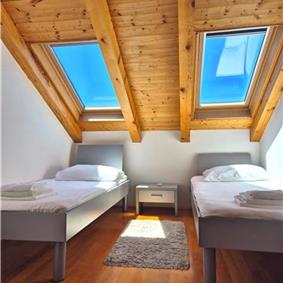 9 Bedroom Villa with Pool and Sea Views in Cavtat, sleeps 18